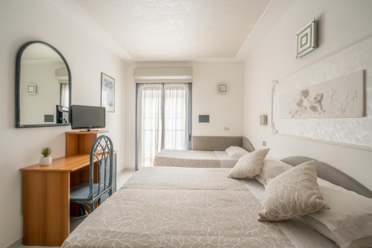 Royal Boutique Hotel Riccione Kültér fotó