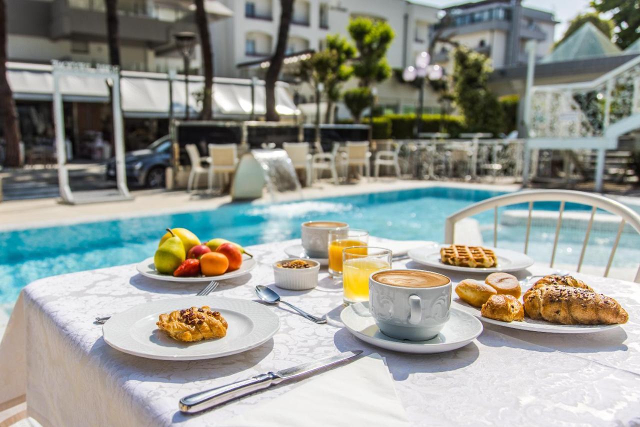 Royal Boutique Hotel Riccione Kültér fotó