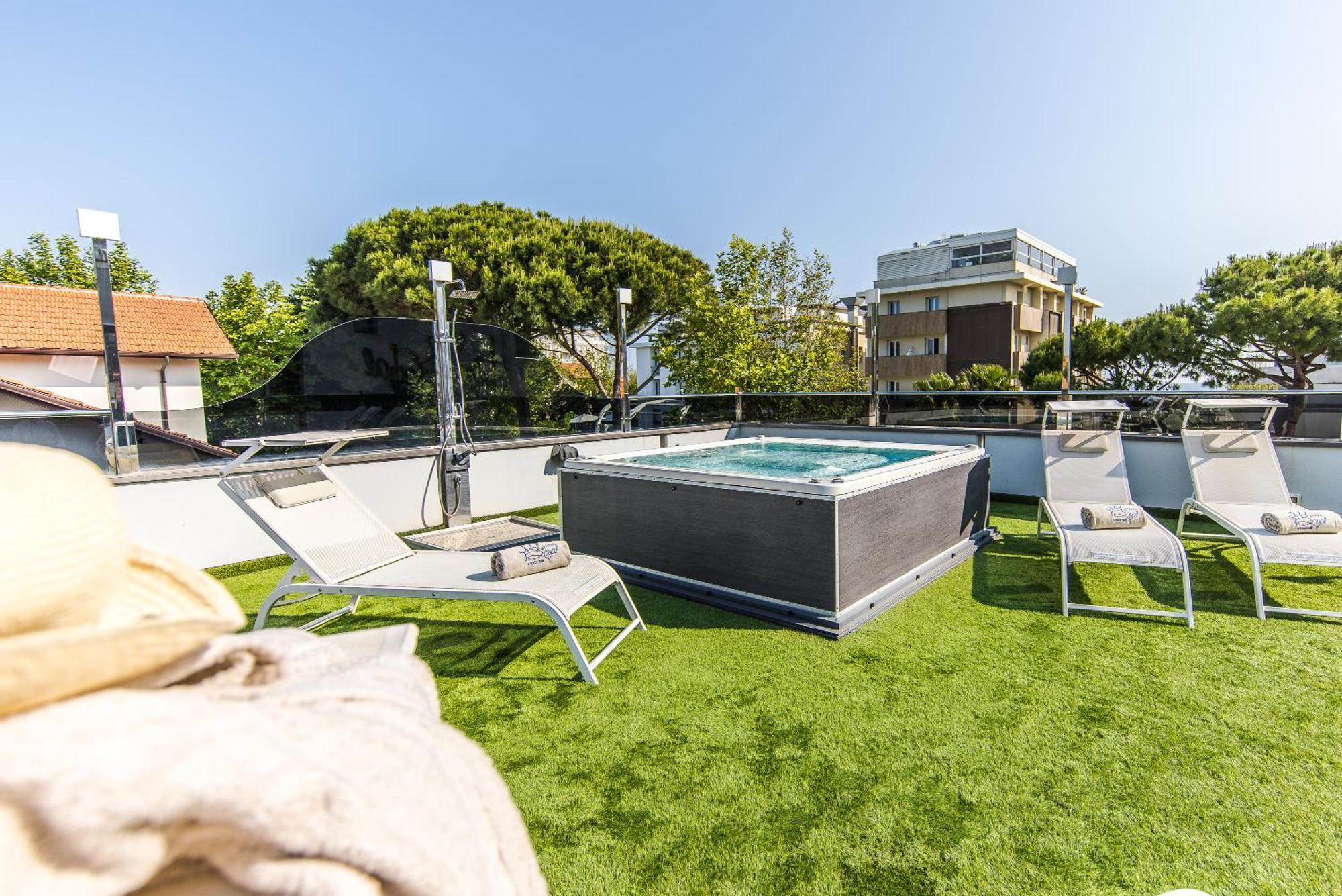 Royal Boutique Hotel Riccione Kültér fotó
