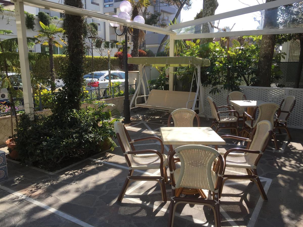 Royal Boutique Hotel Riccione Kültér fotó