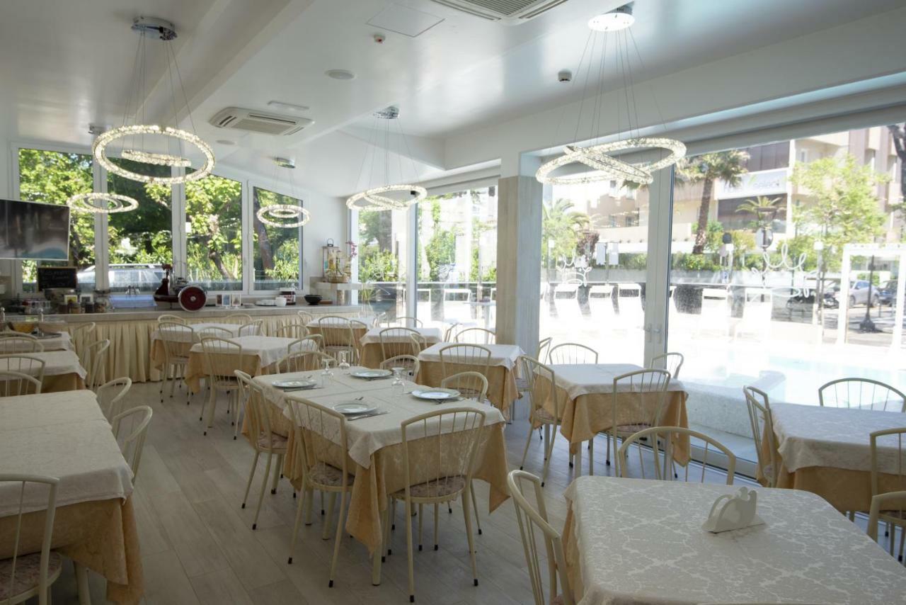 Royal Boutique Hotel Riccione Kültér fotó